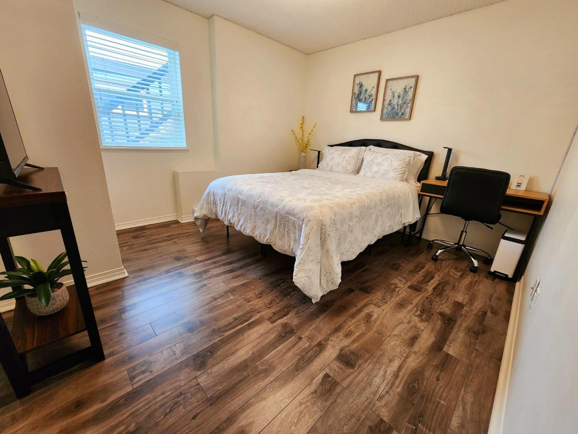 Adorable 1- Bedroom Suite In Langford Victoria Exterior foto